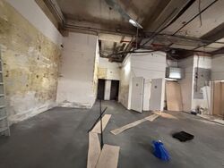 Le Hotel (D1), Retail #593646381
